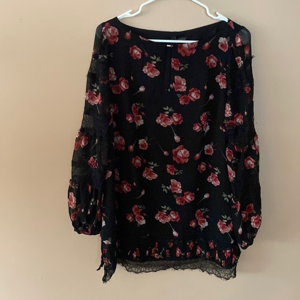 White House Black Market Black Floral blouse